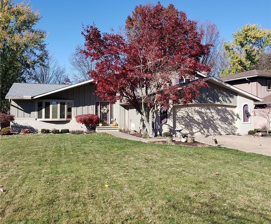 1st image of 16985 Deer Path Dr
