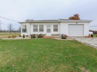 849 E 2655 North Rd, Moweaqua, IL 62550