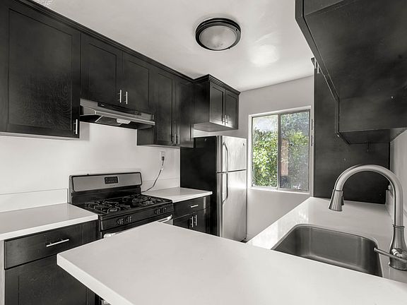 4th image of 723 N Gramercy Pl #B41f8ebd5