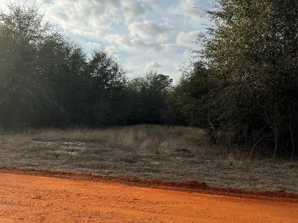 23 Dear Dr, Camden, AL 36726