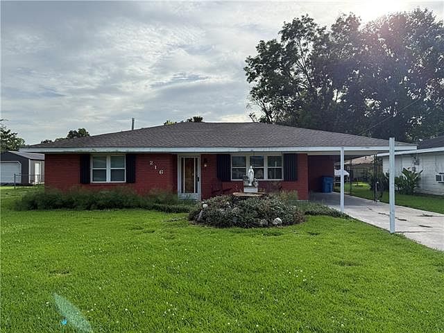 1st image of 216 Carlon Dr