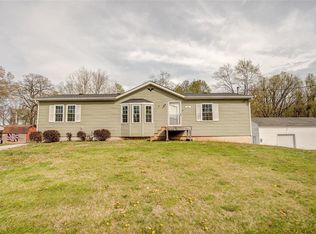 101 West Dr, Cottage Hills, IL