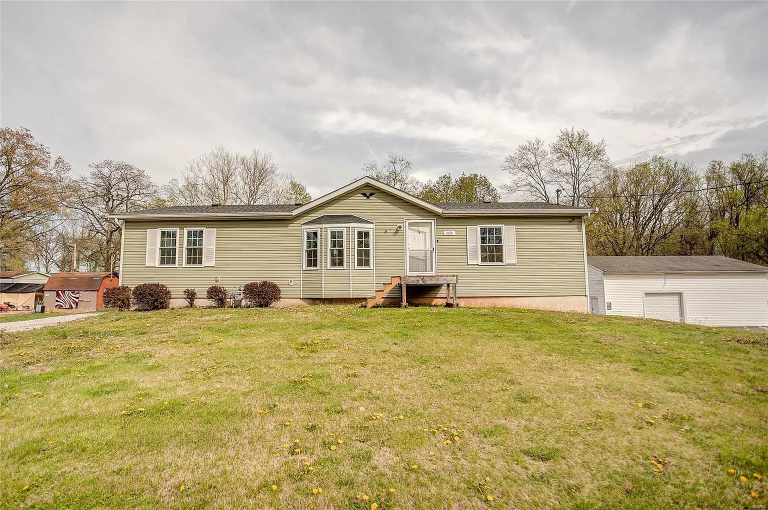 101 West Dr photo 1