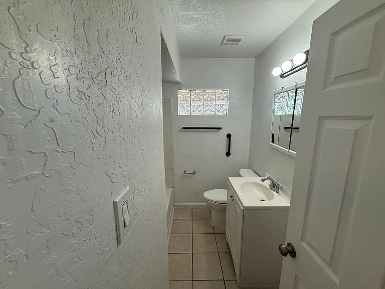 2921 W Moreland St — Photo 10