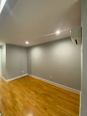 Rented by Aron Fried, LREB | media 5