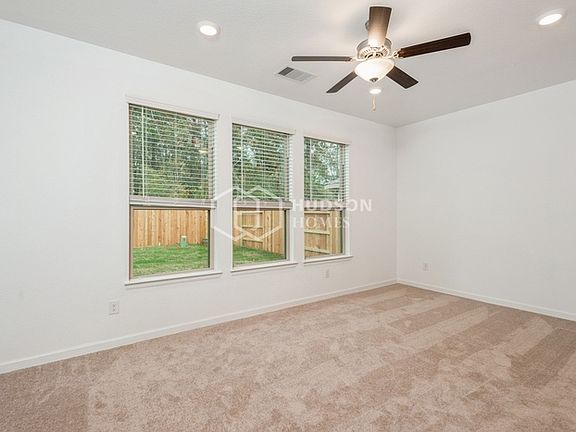 4th image of 1120 Bulwark Dr