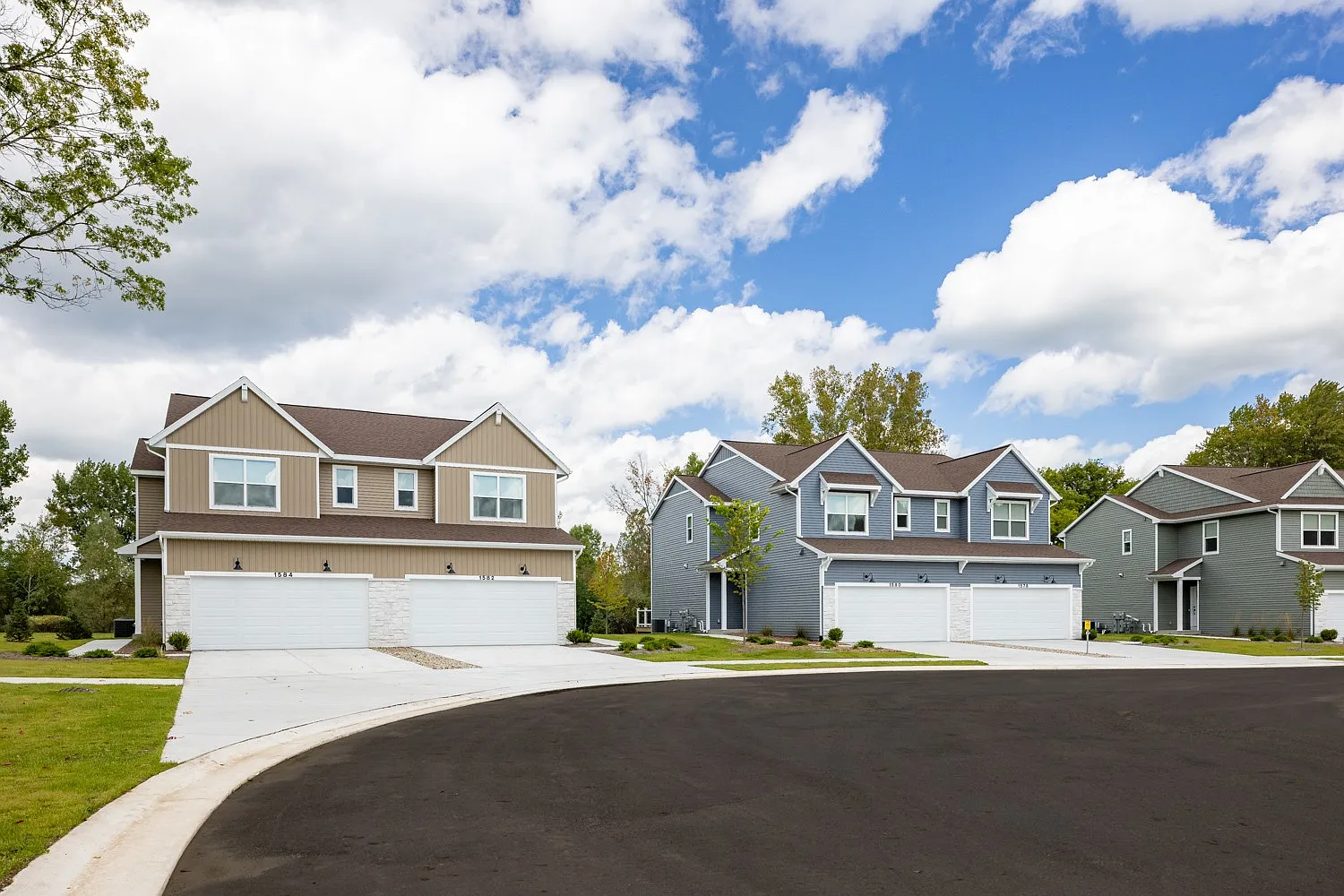 Okemos Grand Reserve — Photo 1
