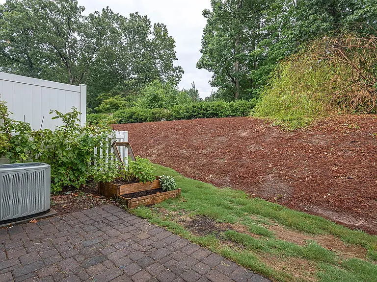 2123 Scarlet Maple Dr — Photo 33