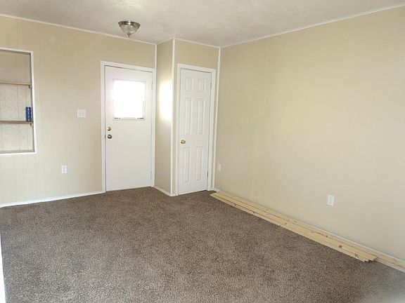 2nd image of 3818 E San Antonio Ave