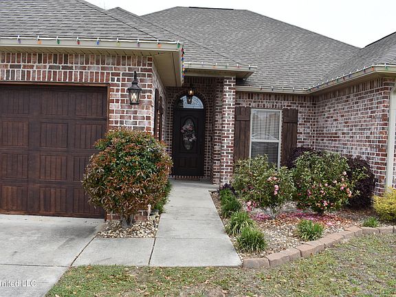 3rd image of 48 Tantallon Dr