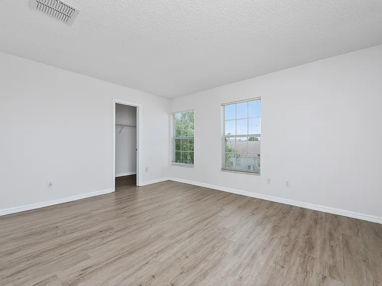 746 Lockbreeze Dr — Photo 15