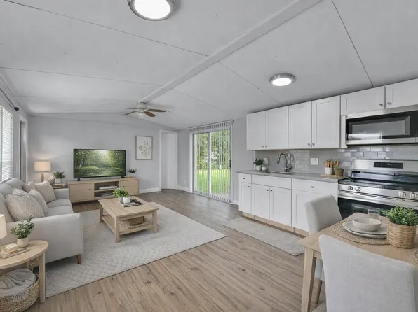 585 NW Avenue D, Moore Haven, FL 33471