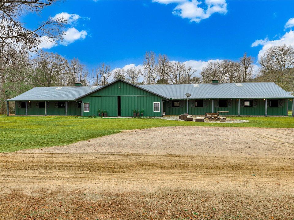1st image of 546 McIntosh Loop