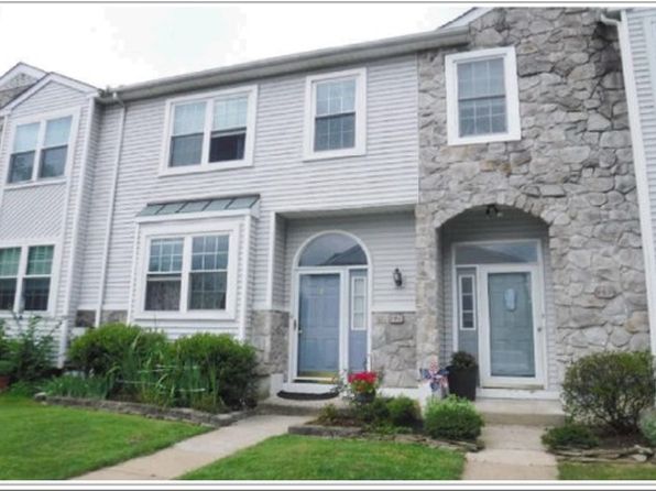 141 Hemlock Dr, Collegeville, PA
