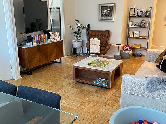 3rd image of 435 E 79th St APT 5W