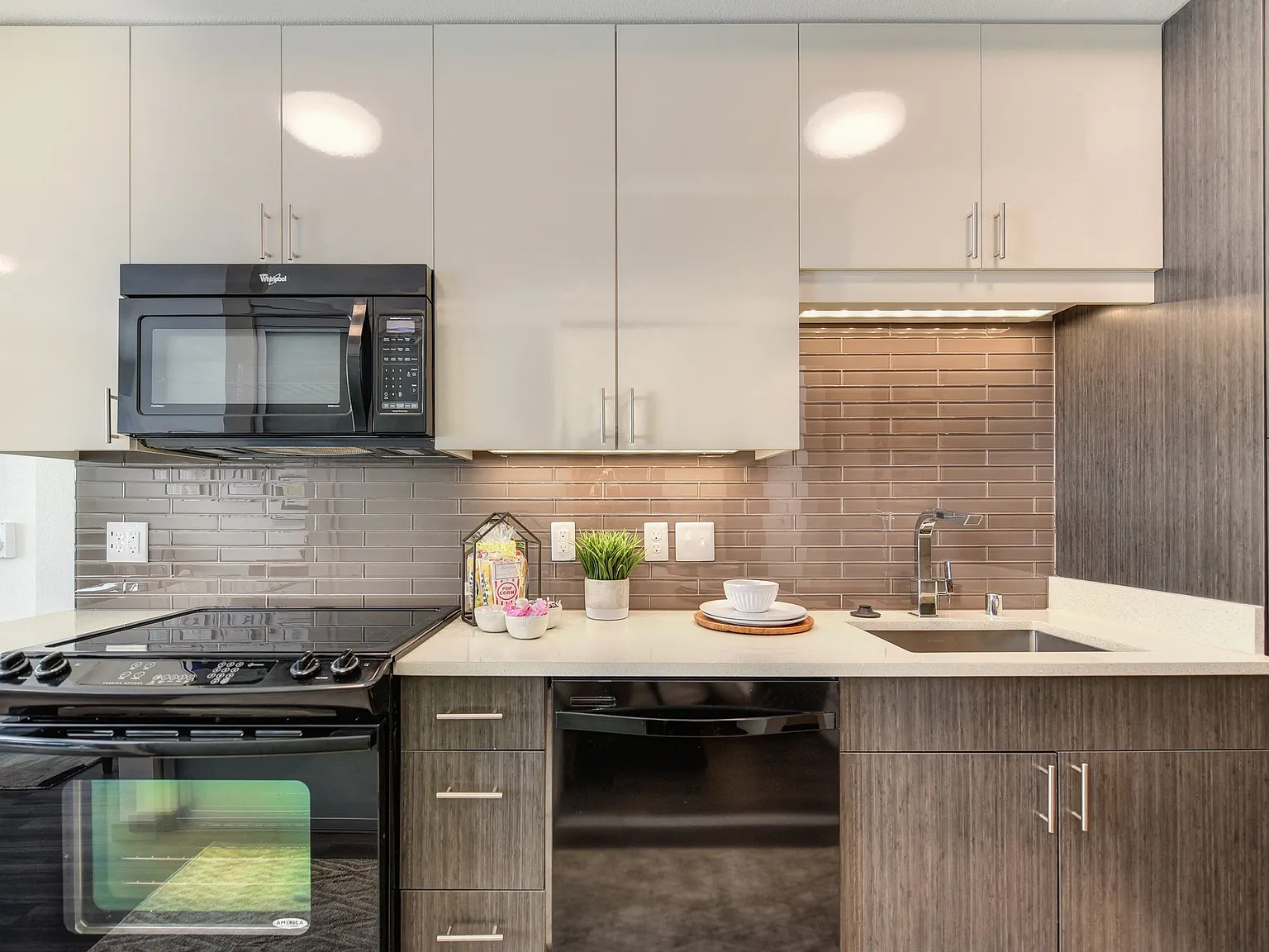 Rivet Apartments — Photo 4