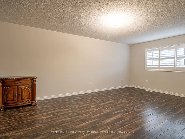 6 Messina Ave — Photo 37