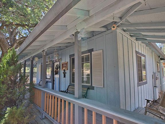 3rd image of 818 Main St