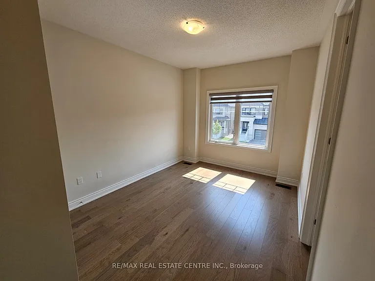 18 Gladmary Dr — Photo 23