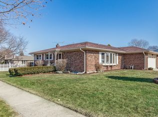 1014 W Eva Ln, Mount Prospect, IL