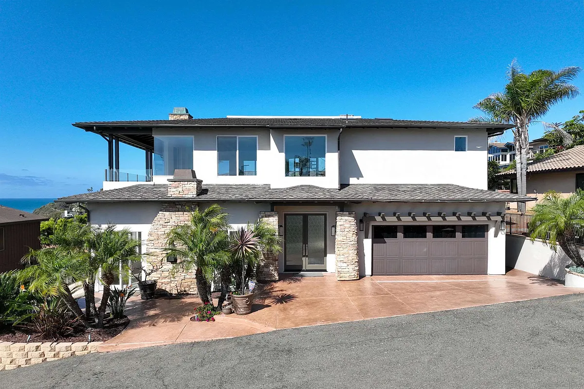 Building Photo - 1371 San Elijo Ave