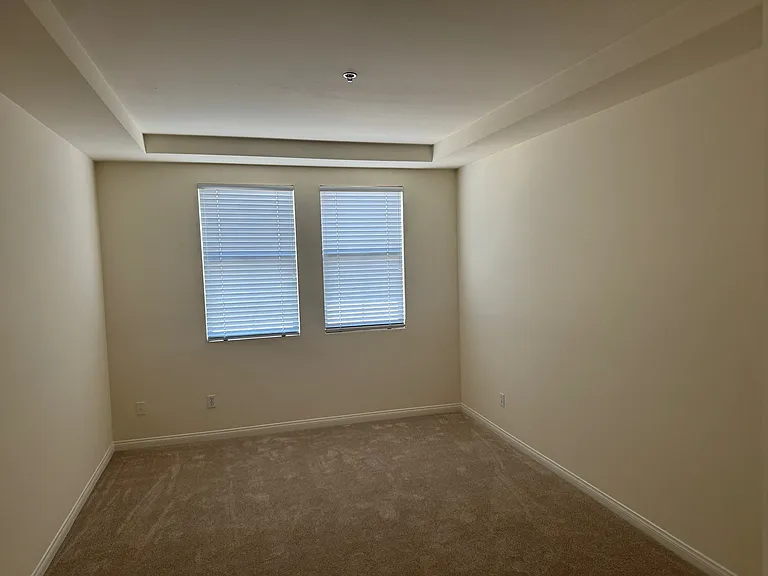 540 N Rossmore Ave #408 — Photo 8