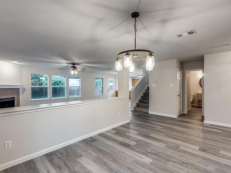 1817 Heron Dr — Photo 5