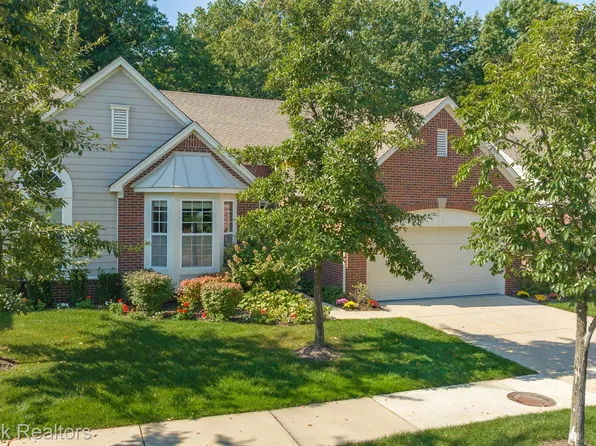 40578 Lenox Park Dr, Novi, MI 48377