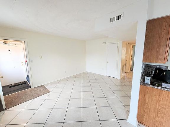2nd image of 1708 Hoover Ave #B