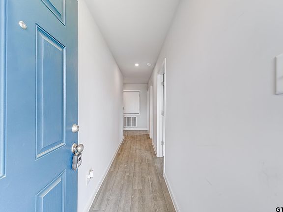 2nd image of 409 Bluebonnet Cir