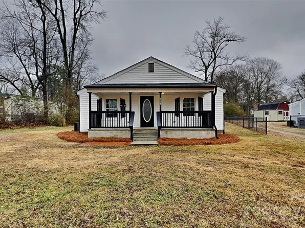 105 Valley Ave, Clover, SC 29710