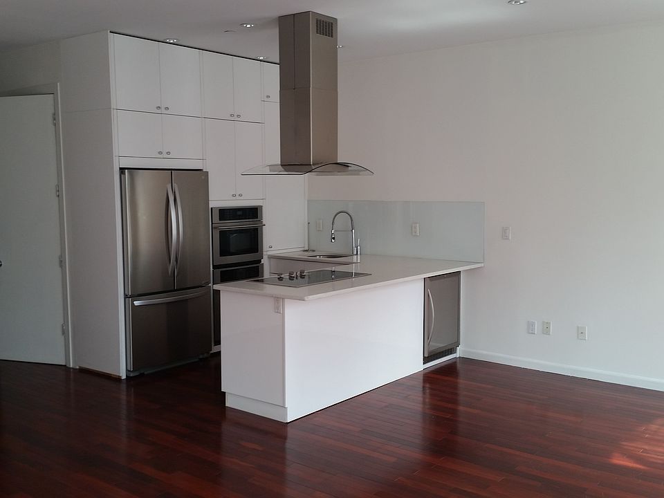 1st image of 109 W Broadway Fl 4