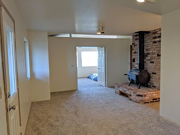 5th image of 2960 Blackhawk Dr
