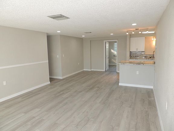 5th image of 5611 Casino Dr