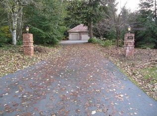 7041 Highlands Dr NE, Olympia, WA 98516