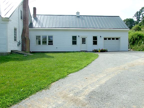 2nd image of 318 Pond Rd