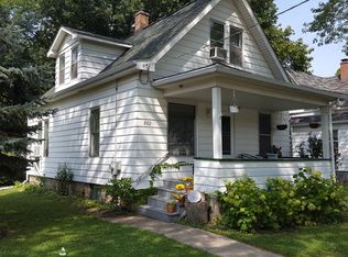 802 Iowa Ave, Aurora, IL 60506