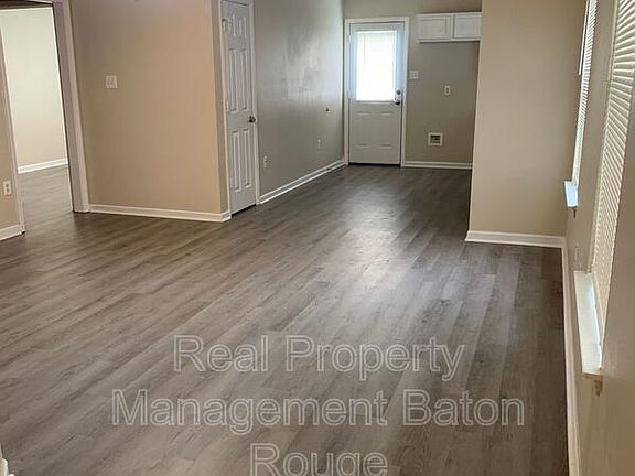 2nd image of 23622 Wellington Ave