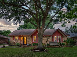 5814 Weeping Willow Rd, Houston, TX 77092