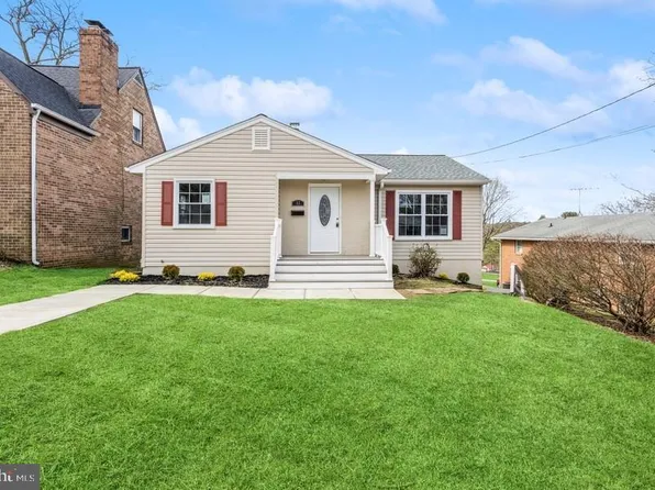 32 E George St, Westminster, MD 21157