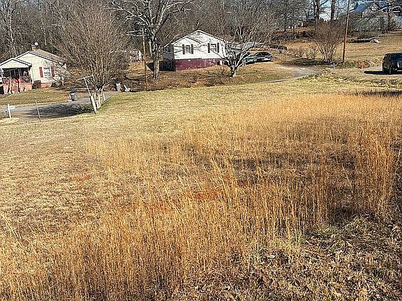 2nd image of 107 Simpson St