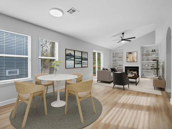 2077 N Kantz Ln, Fayetteville, AR 72703