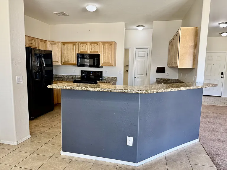 1721 N Eloisa Ln — Photo 8