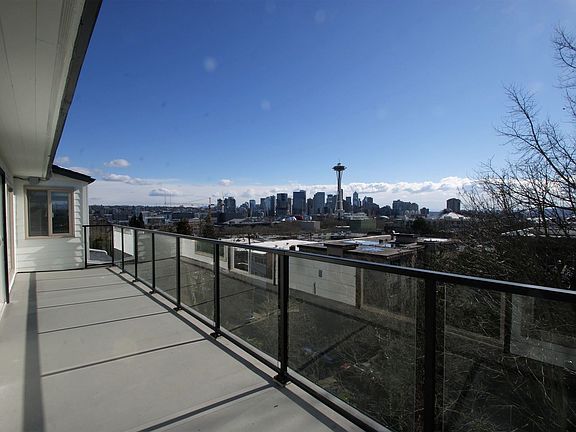 3rd image of 800 Queen Anne Ave N APT 501