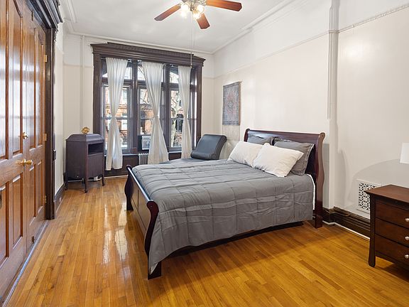 3rd image of 416A Hancock St #1