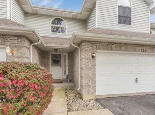 2216 Gladiola Ln #2216, Crest Hill, IL 60403