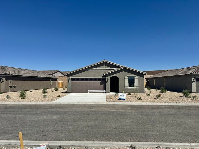 1st image of 848 Hoffman Dr