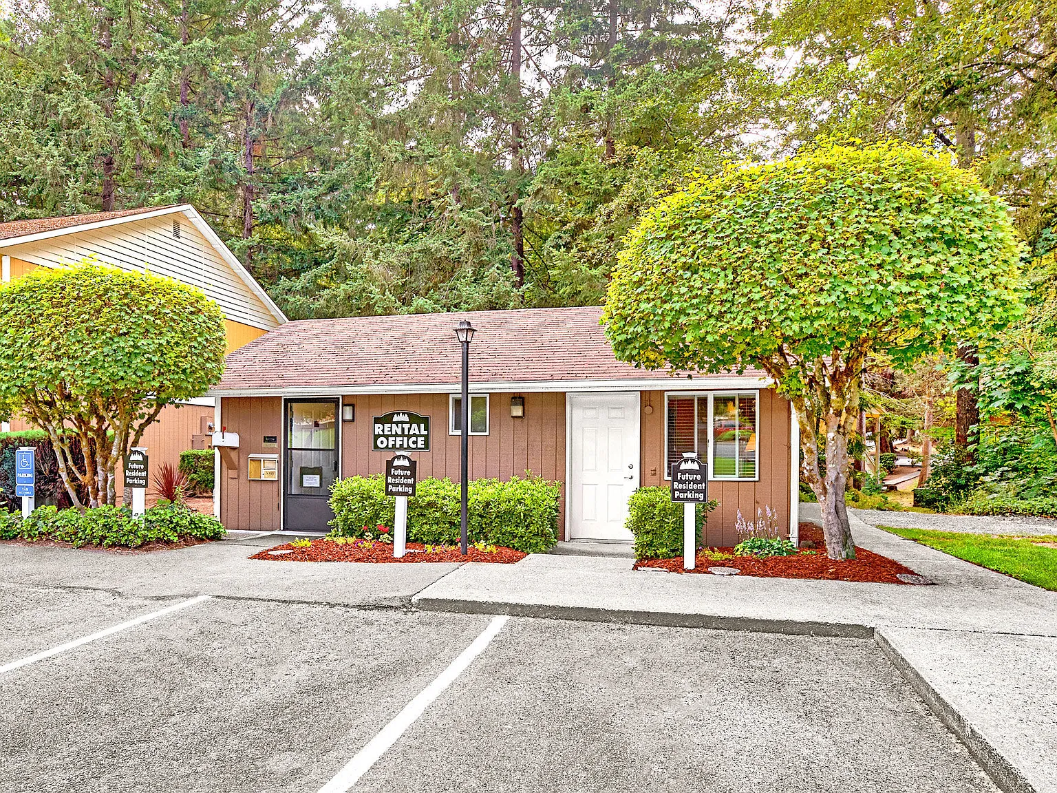 Forest Grove Apartments — Photo 3