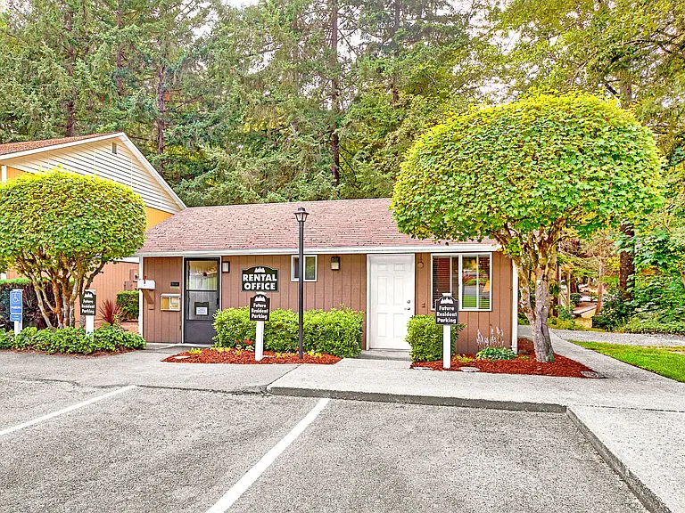Forest Grove Apartments — Photo 3