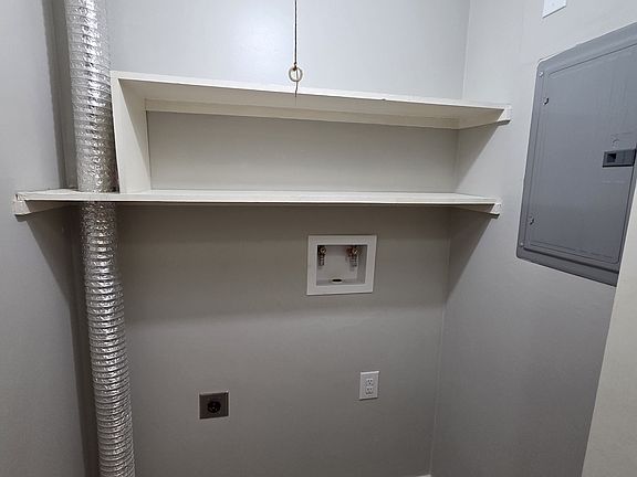 5th image of 1175 Bishop Dr #C
